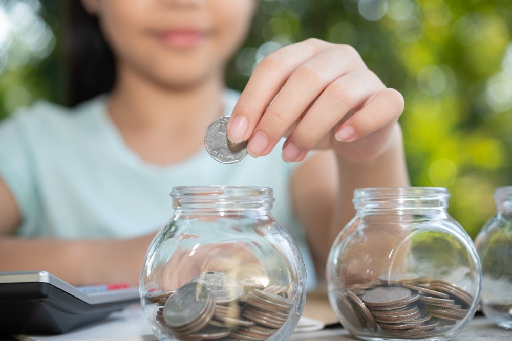 Mastering Money: A Student’s Guide to Budgeting, Saving and Investing